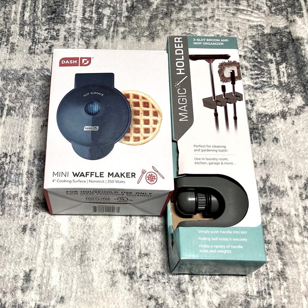 BUNDLE DEAL‼️ MAGIC HOLDER/ Dash Mini Waffle Maker